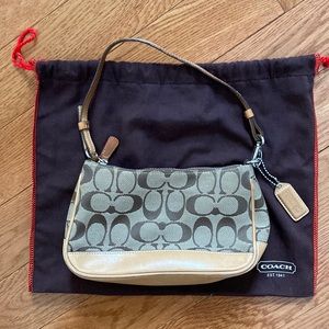 Preowned Original Coach Demi Baguette Bag in Tan Monogram Pattern